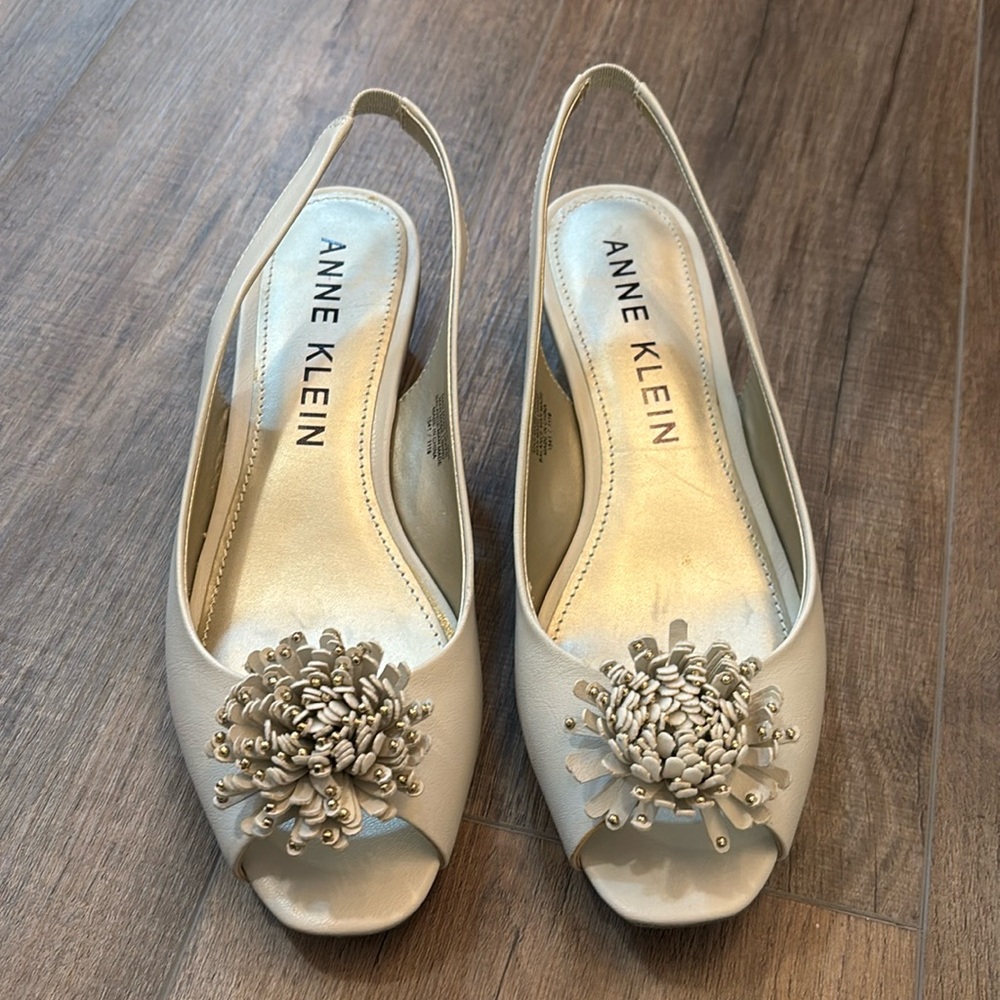 Anne Klein‎ Women’s AK7 Lavandar Slingback Low Heels Size 9